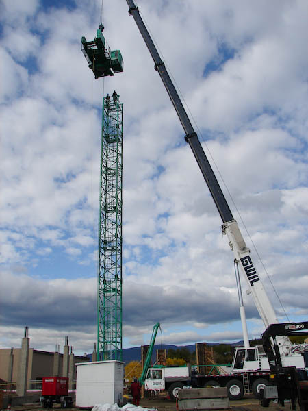 Kelowna_Crane_Set_Up_029